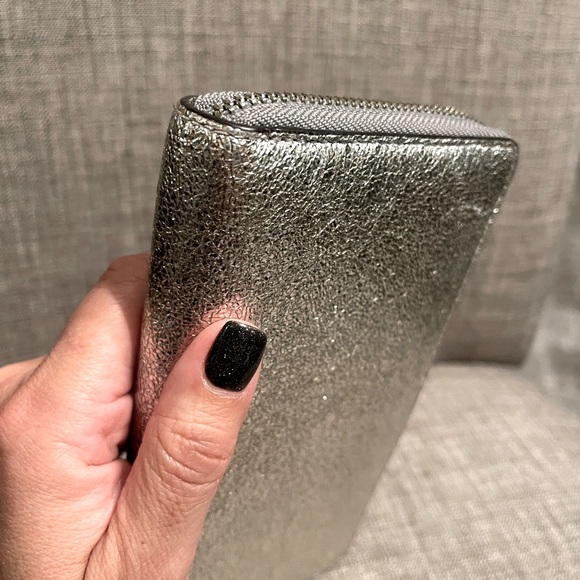 Tory Burch Metallic Wallet EUC - Picture 4 of 9